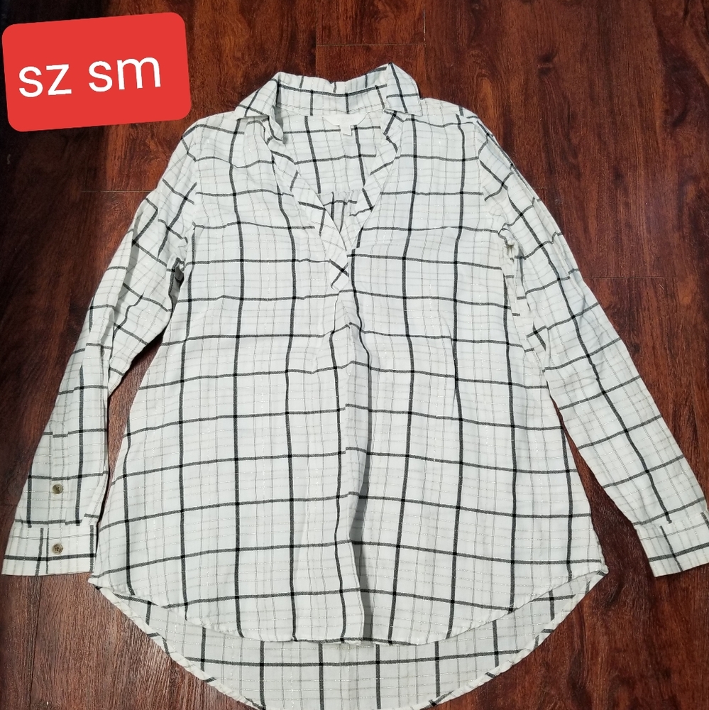 Maternity size small button up long shirt